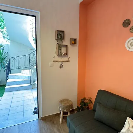 Hidden Lemons - Boho In Rhodes * Rhodes City